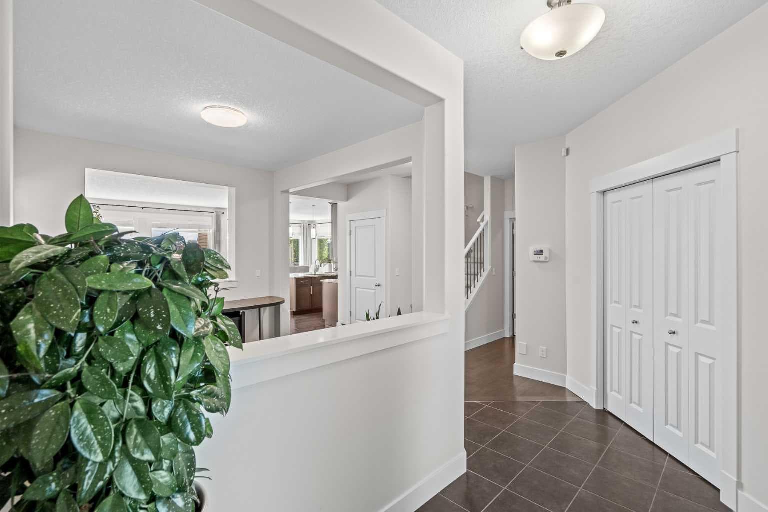 9 Aspenshire Crescent SW