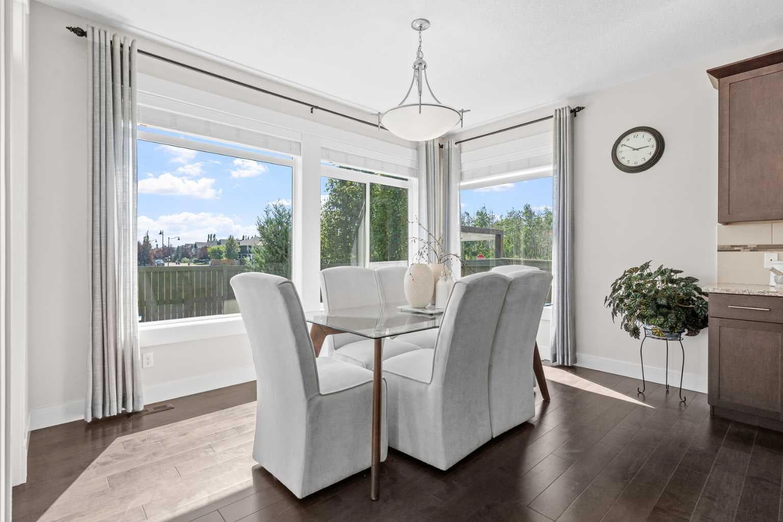 9 Aspenshire Crescent SW