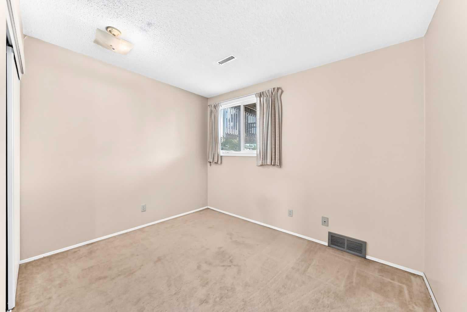 2652 Oakmoor Drive SW