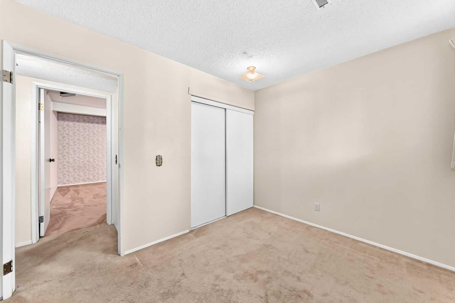 2652 Oakmoor Drive SW