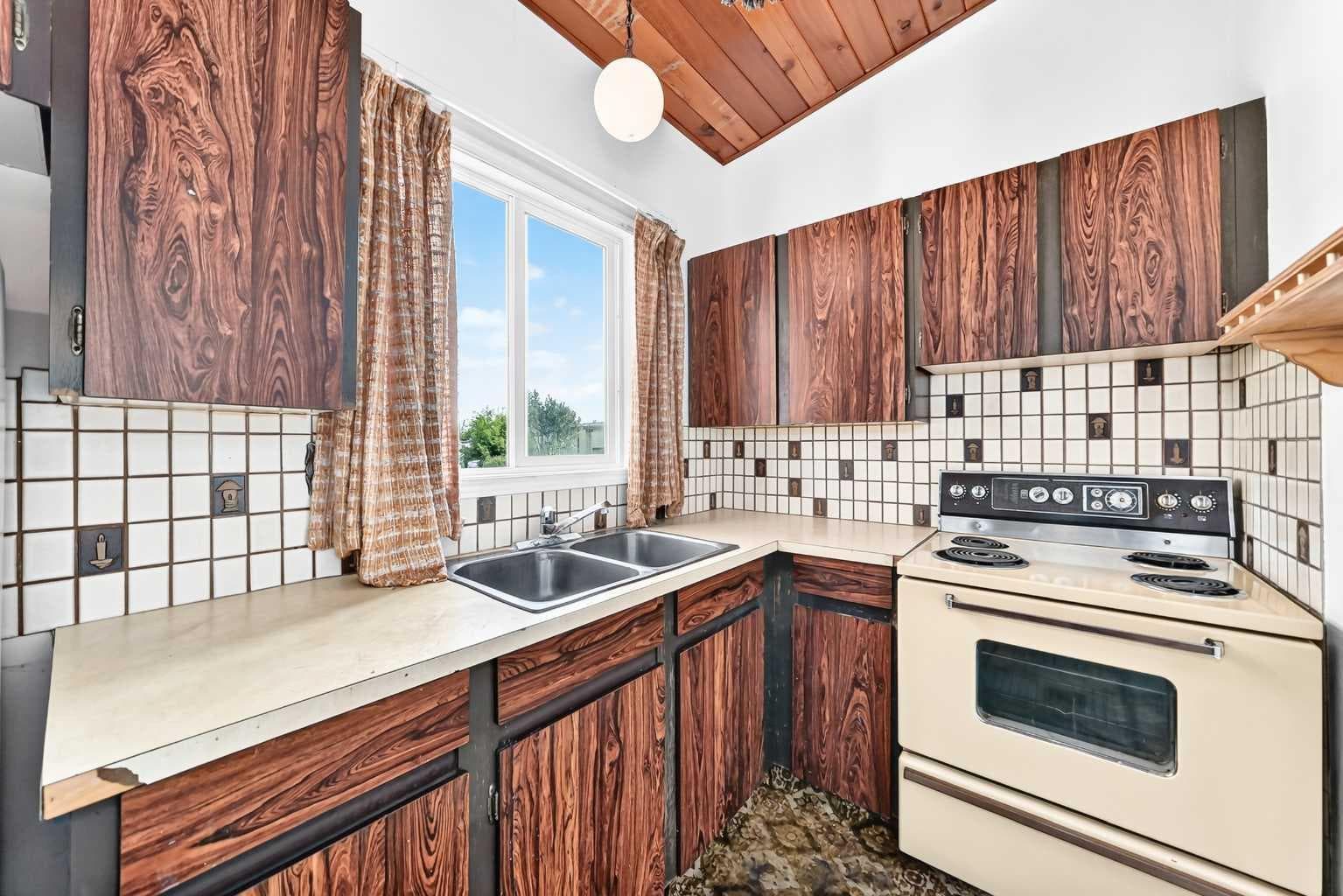 2652 Oakmoor Drive SW