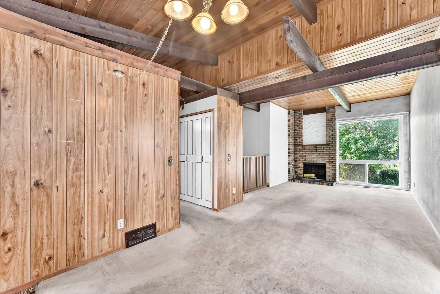 2652 Oakmoor Drive SW