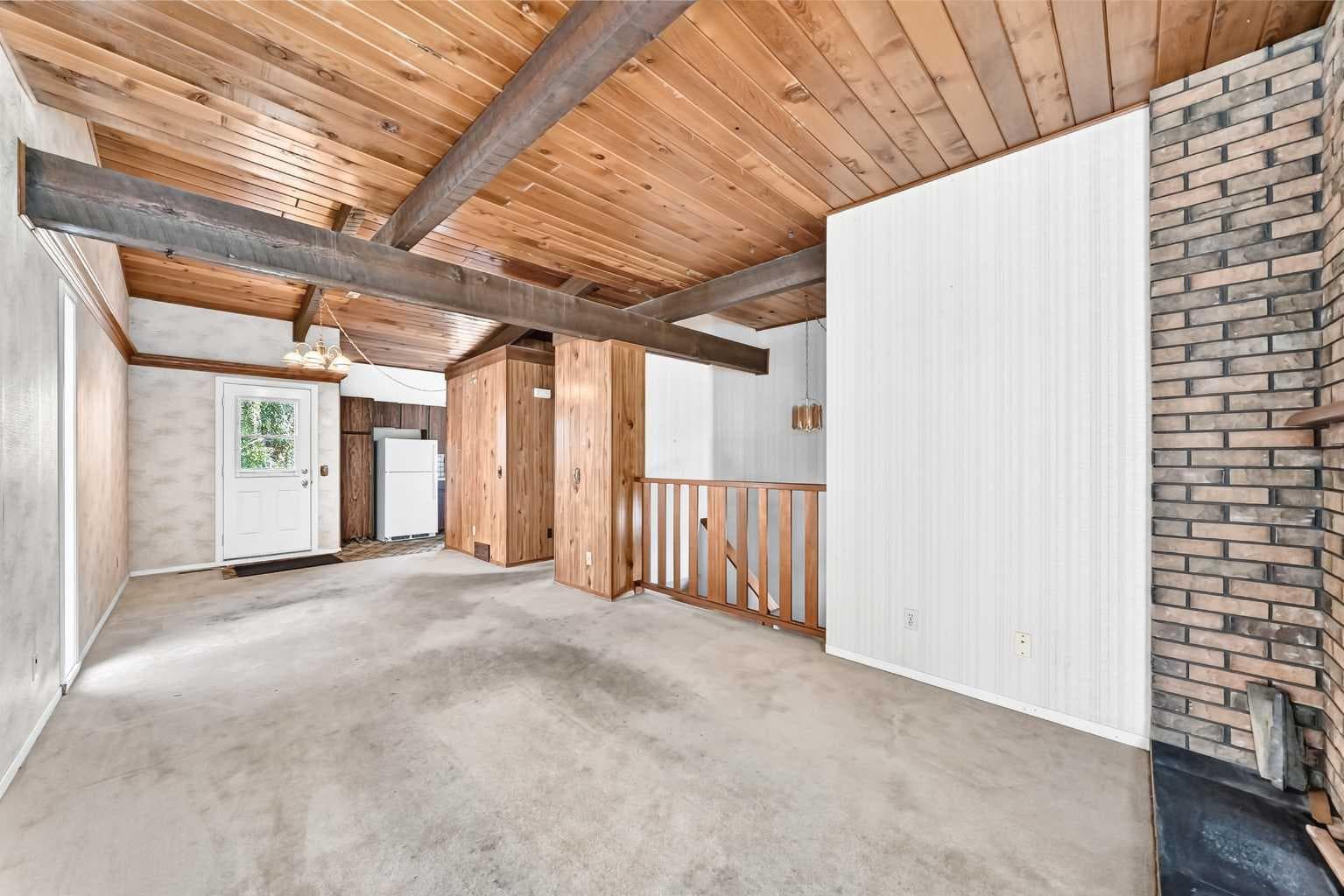 2652 Oakmoor Drive SW