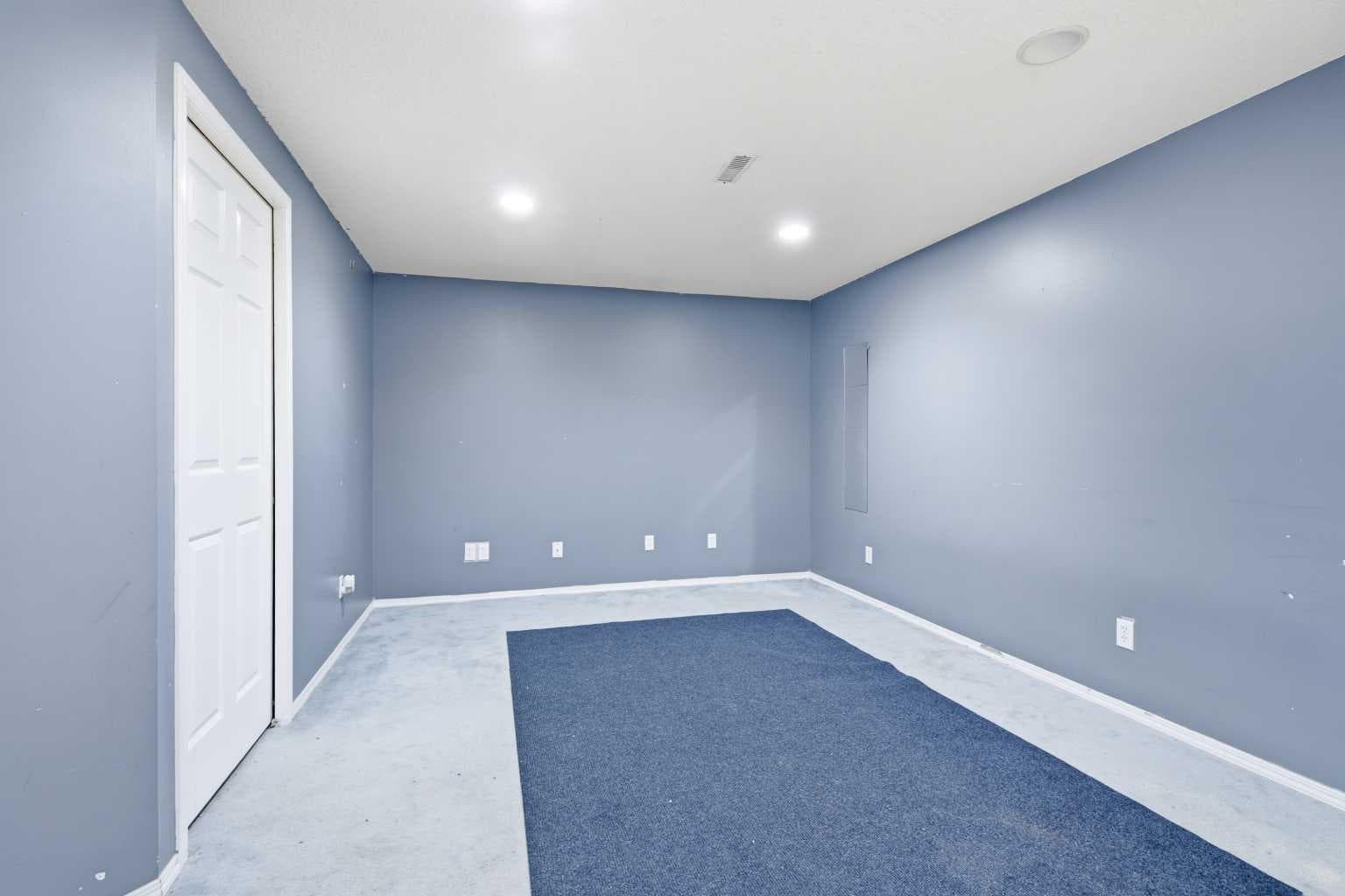28 Coral Springs Close NE