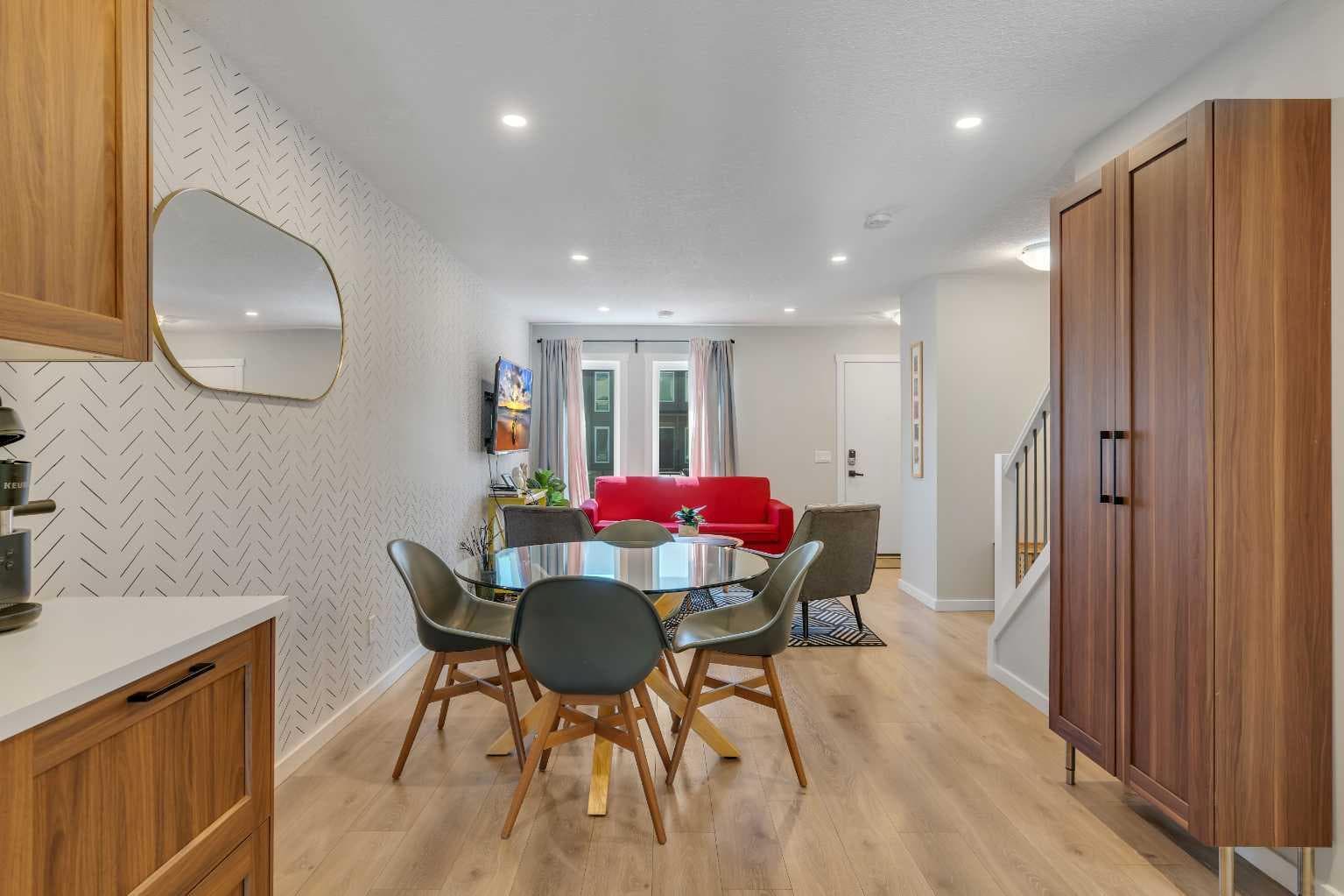 312, 19500 37 Street SE