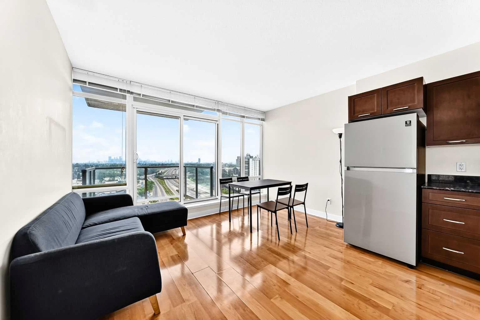 1304, 3820 Brentwood  NW