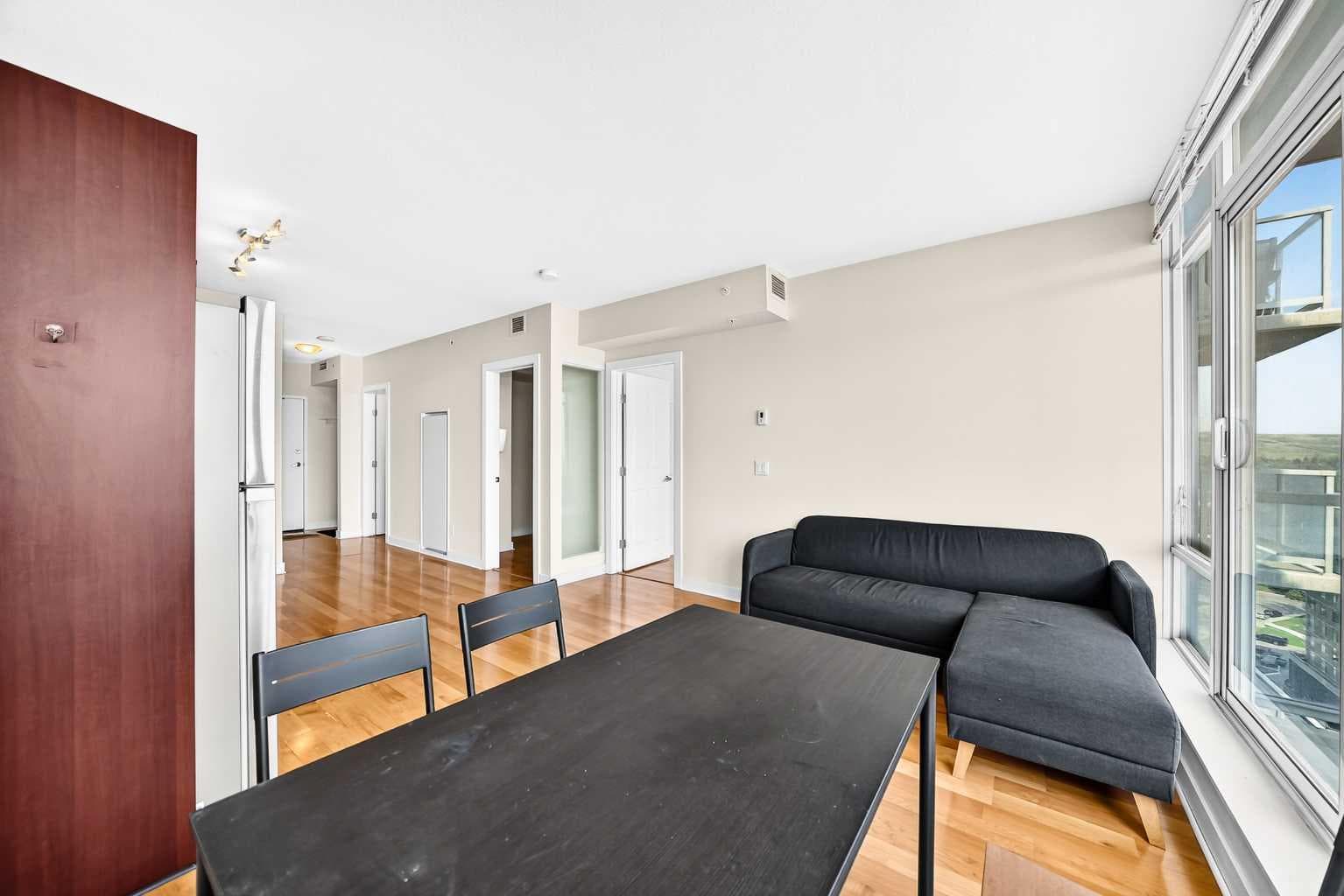 1304, 3820 Brentwood  NW