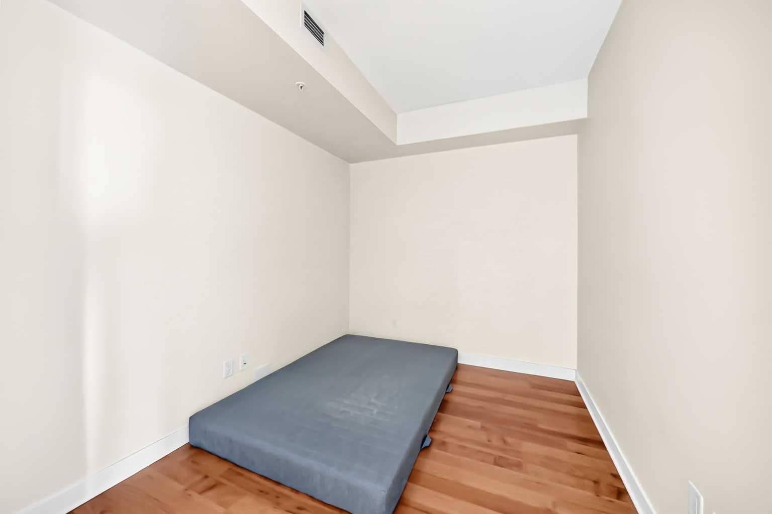 1304, 3820 Brentwood  NW