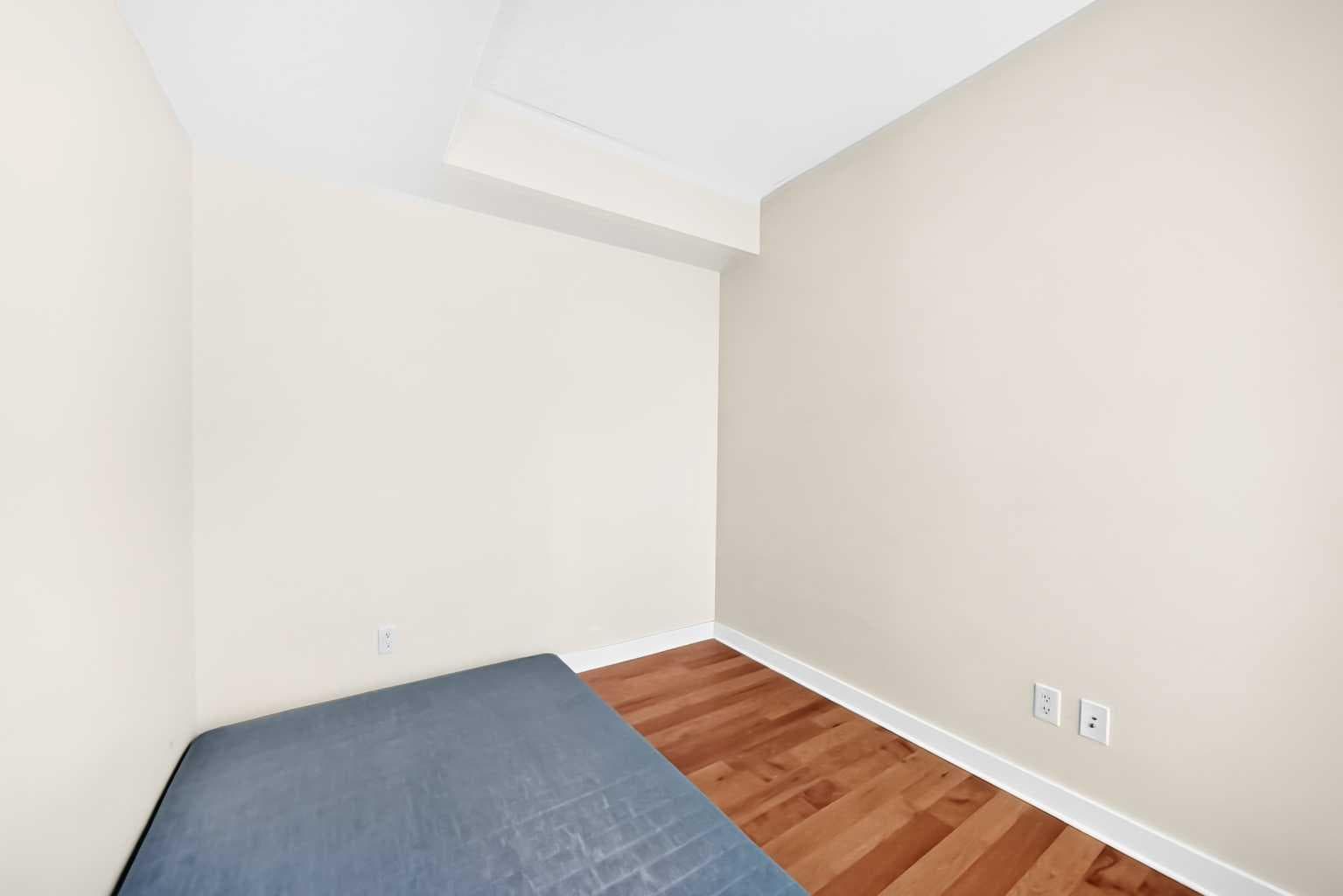 1304, 3820 Brentwood  NW