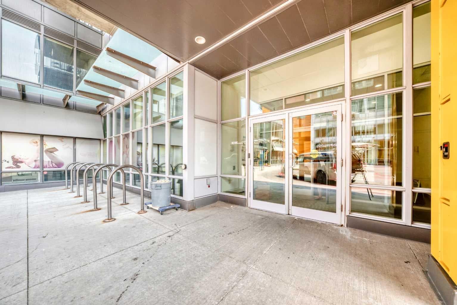 1304, 3820 Brentwood  NW