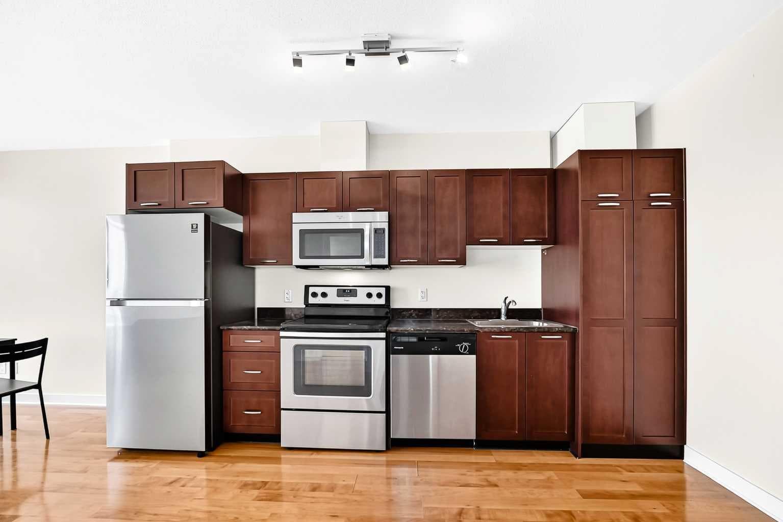 1304, 3820 Brentwood  NW