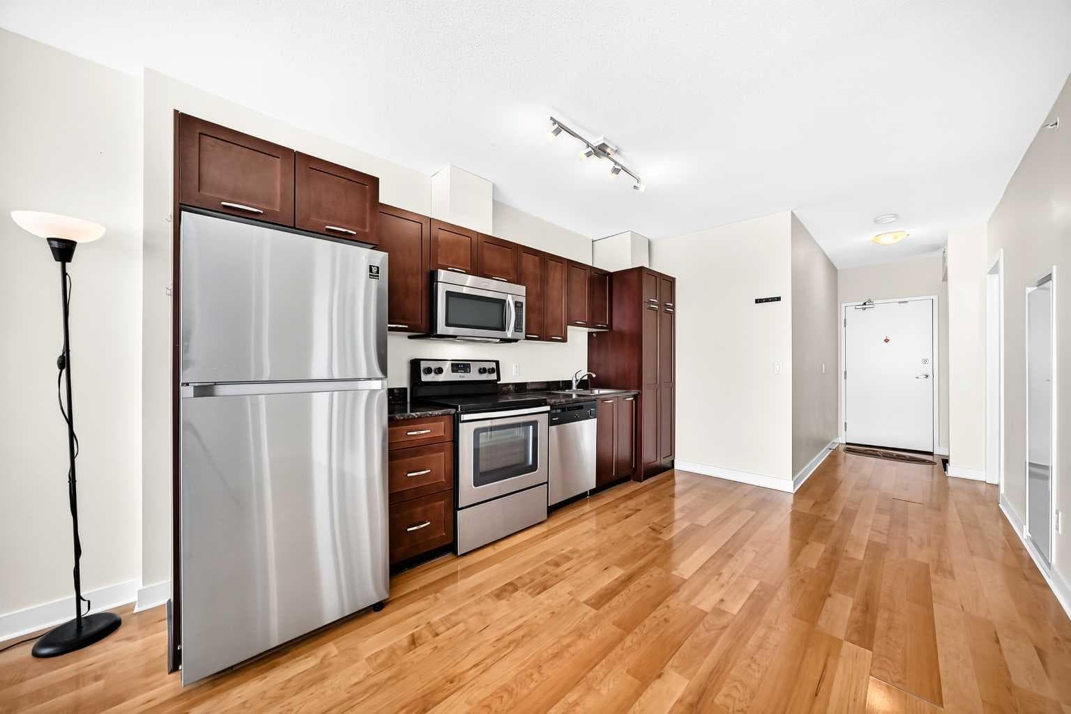 1304, 3820 Brentwood  NW