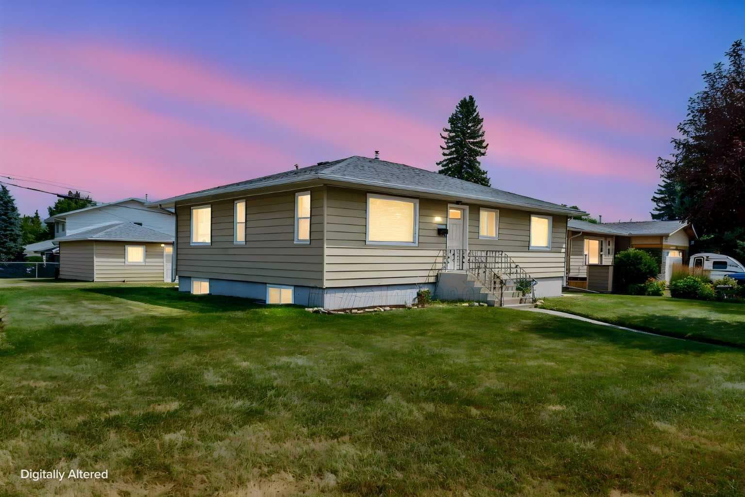 2140 Halifax Crescent NW