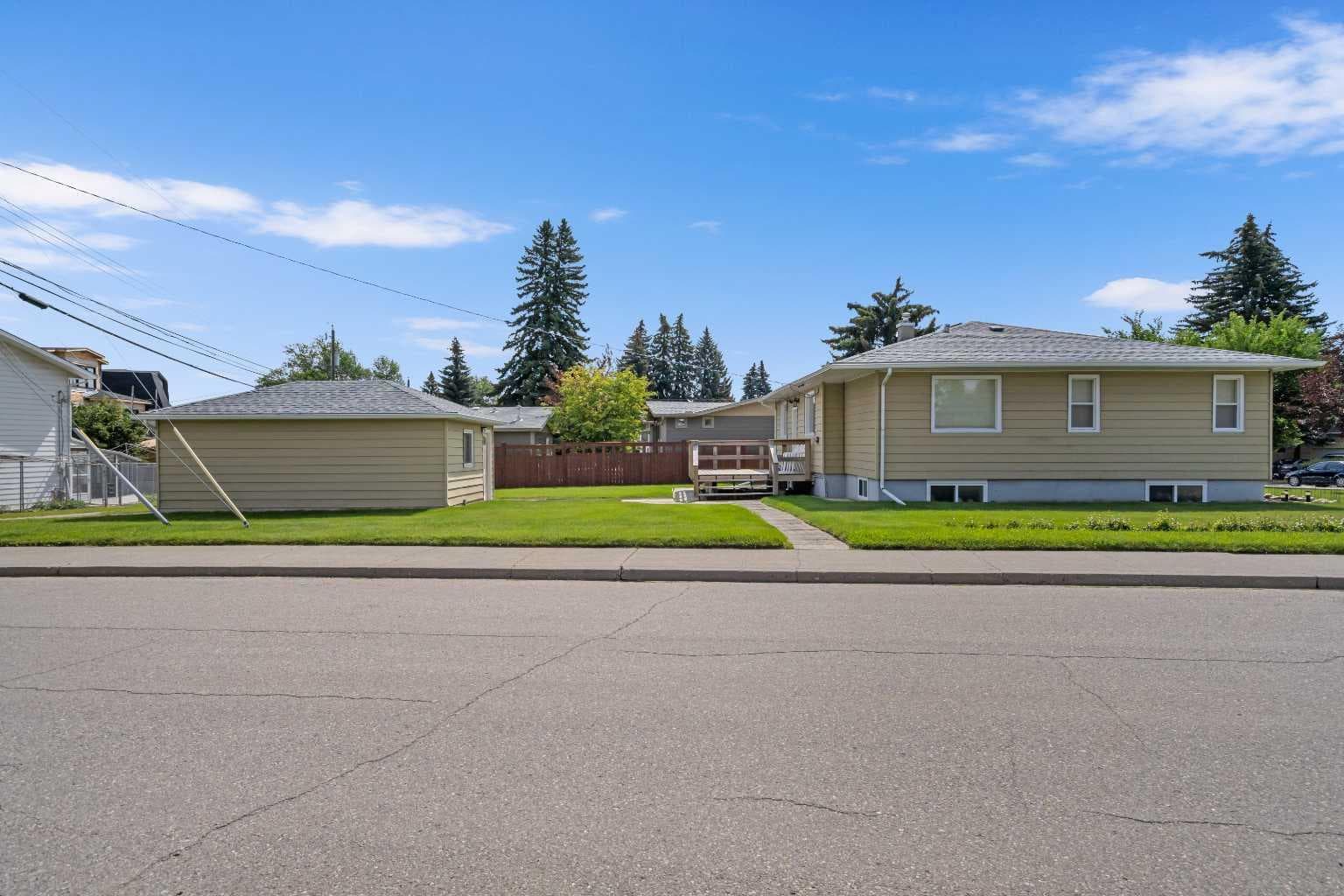 2140 Halifax Crescent NW