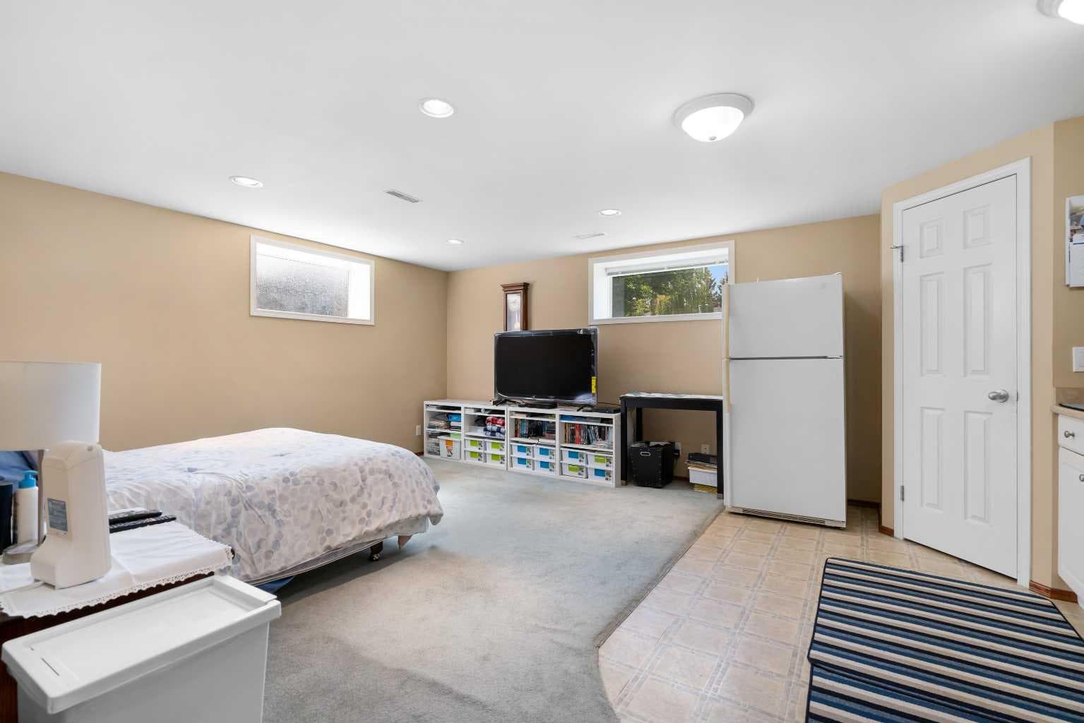 2140 Halifax Crescent NW