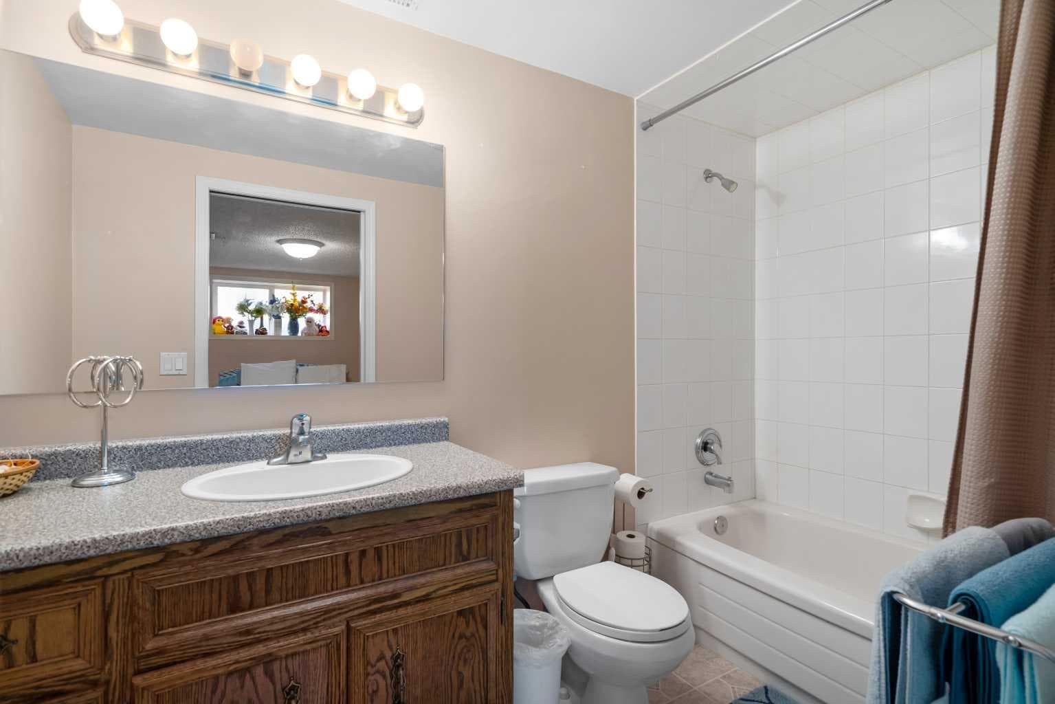 2140 Halifax Crescent NW