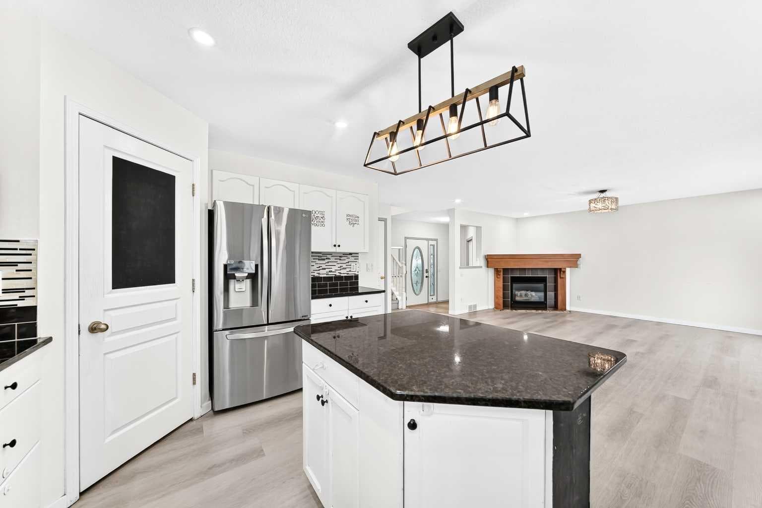 140 Fairways Drive NW