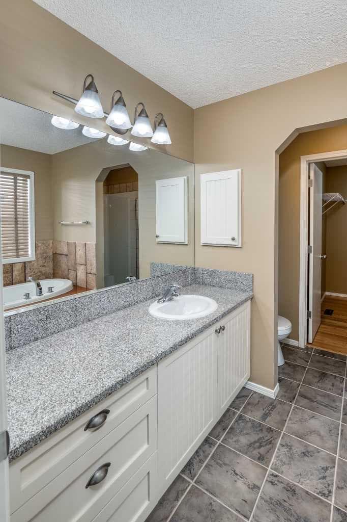 22 Glensummit Close 
