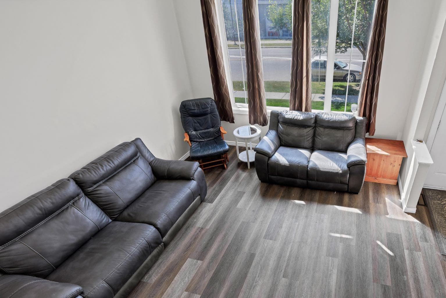 7008, 2370 Bayside Road SW