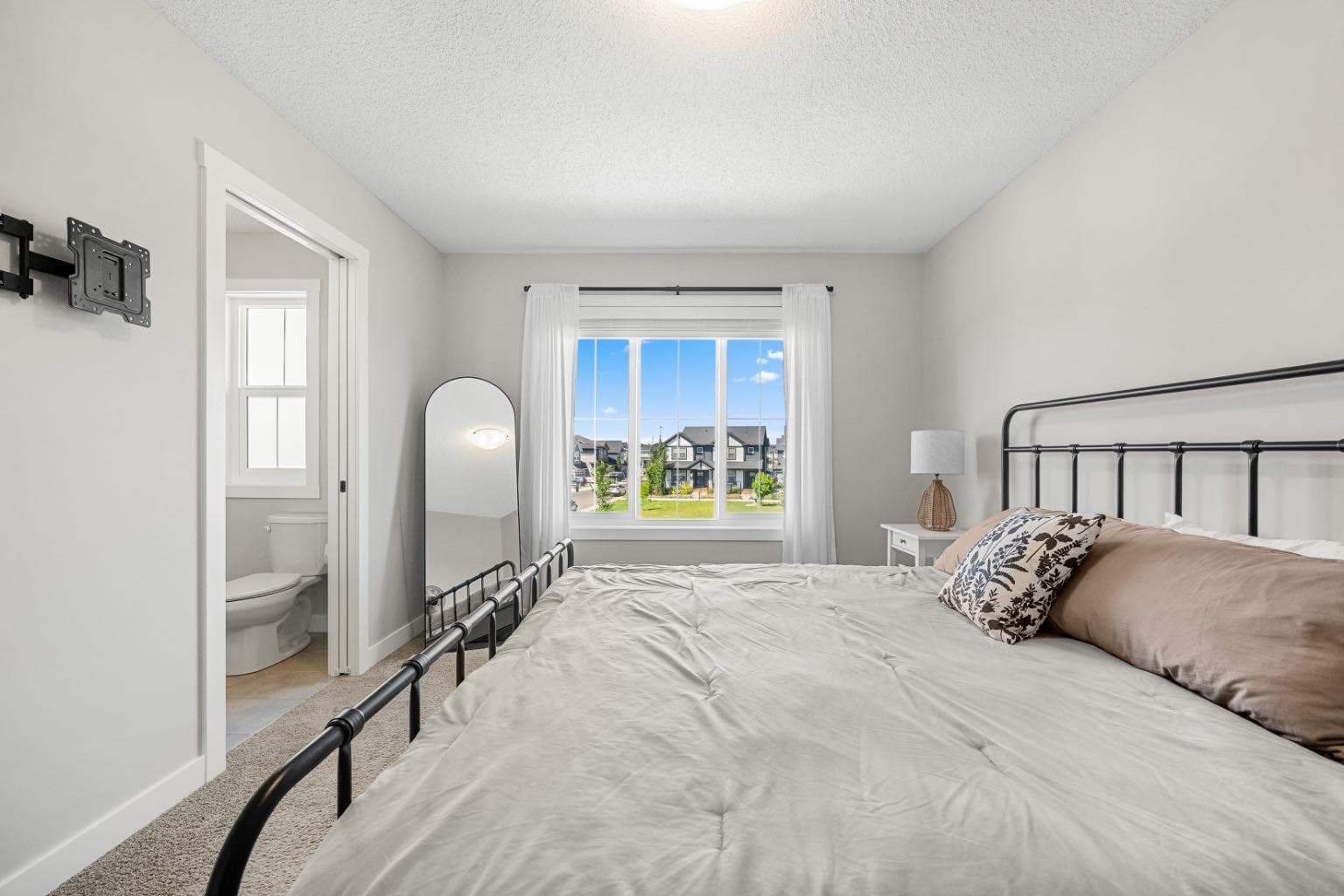 102 Midgrove Greenway SW