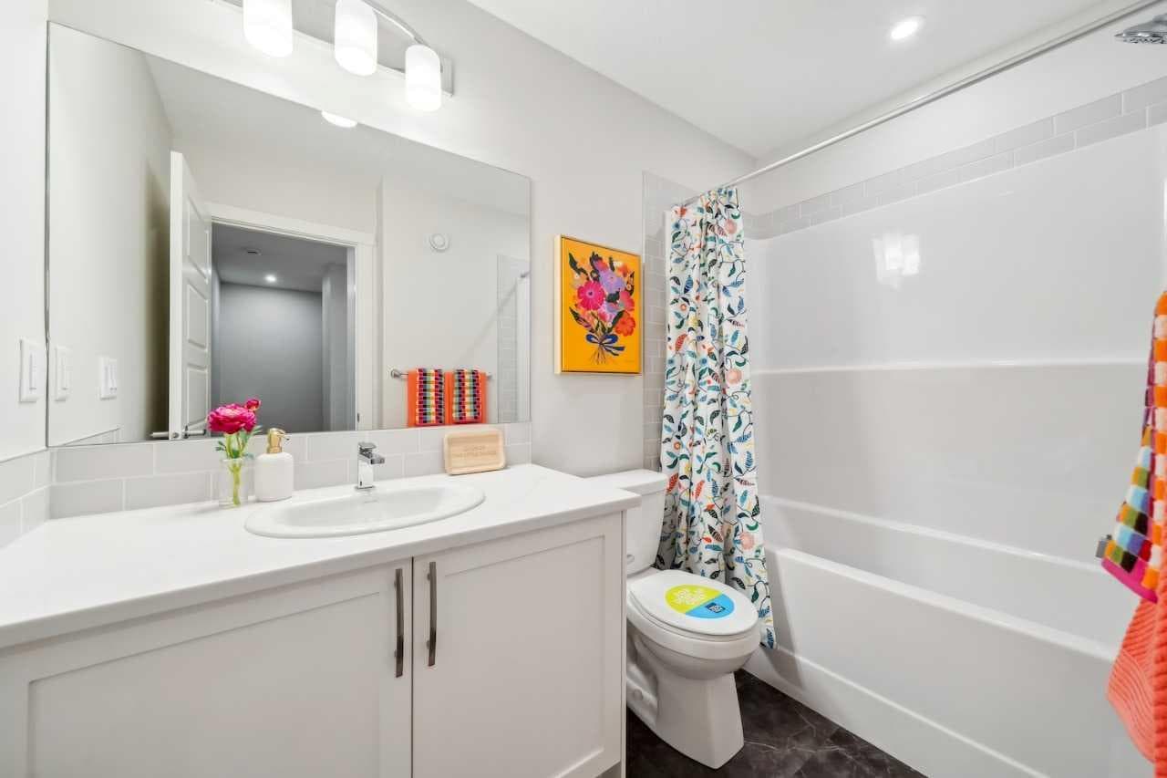 232 Vantage Drive 