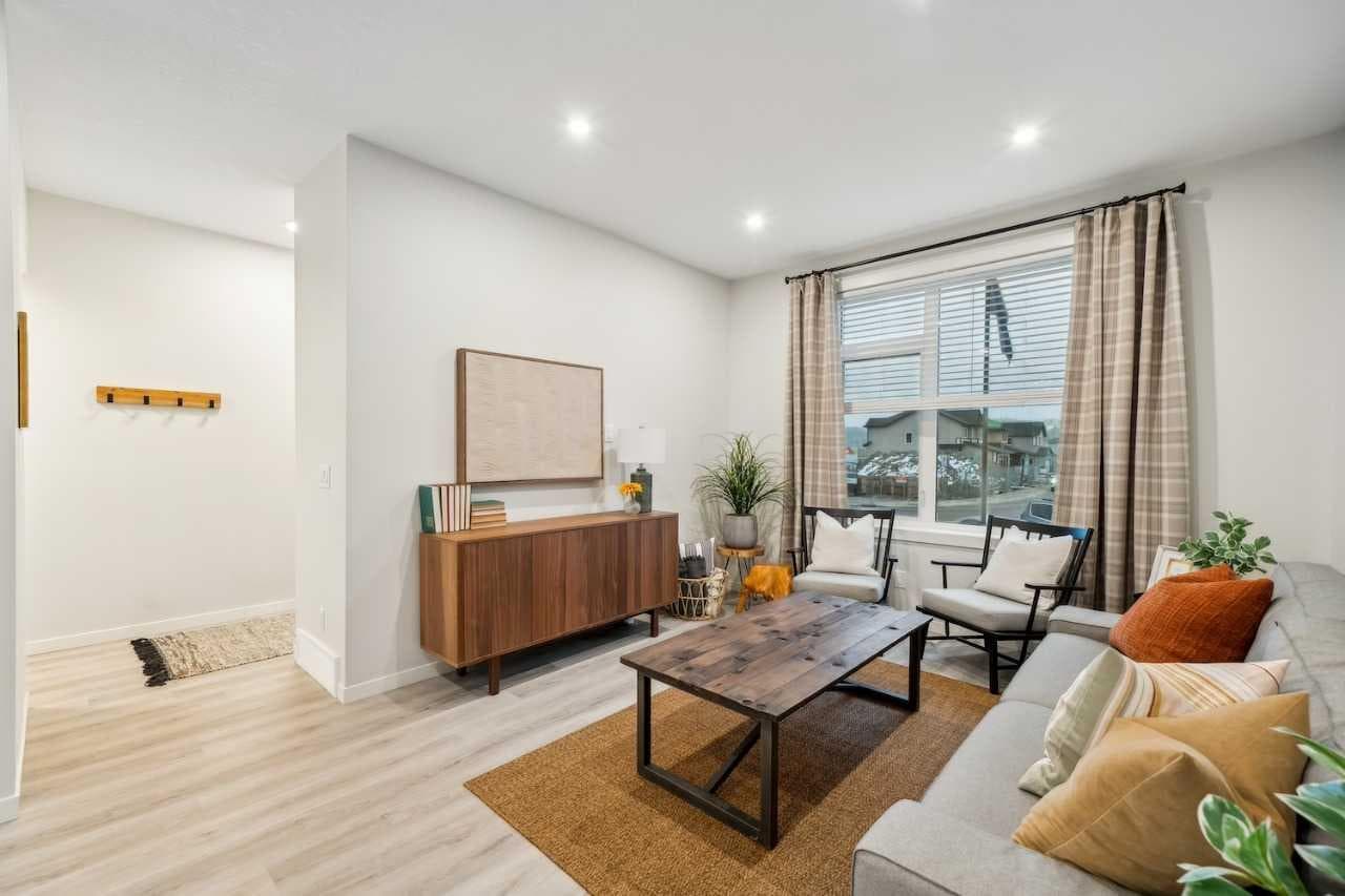 232 Vantage Drive 