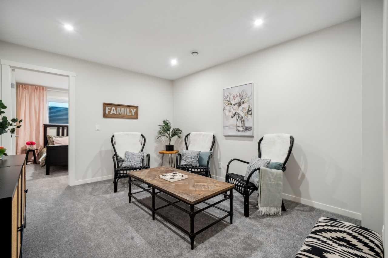 232 Vantage Drive 