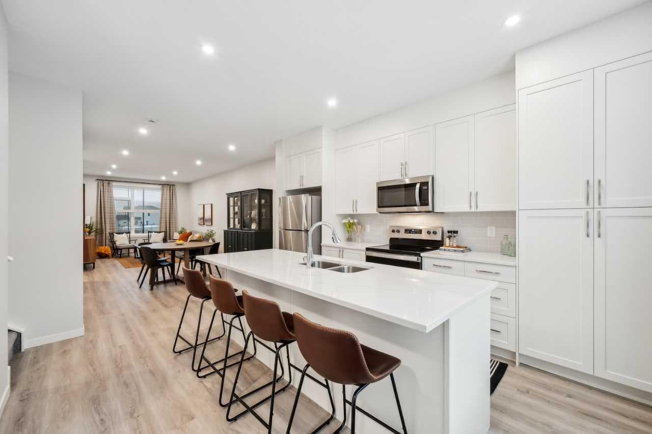 232 Vantage Drive 