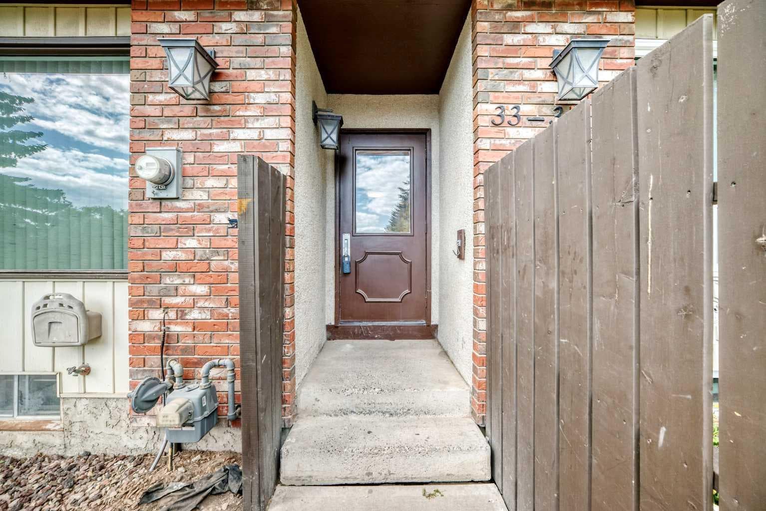 33, 175 Manora Place 