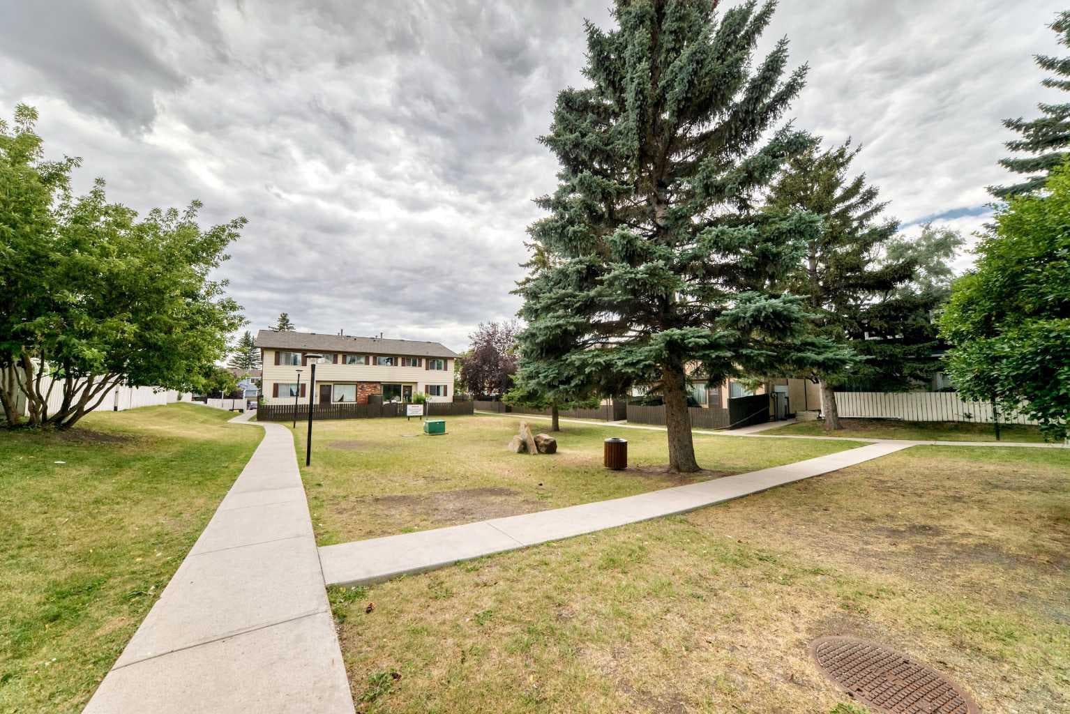 33, 175 Manora Place 