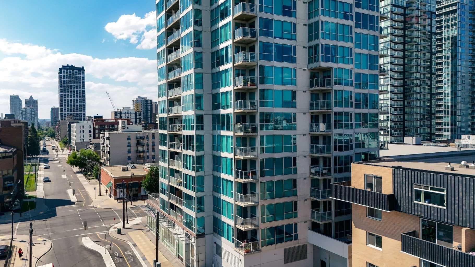 305, 188 15 Avenue SW