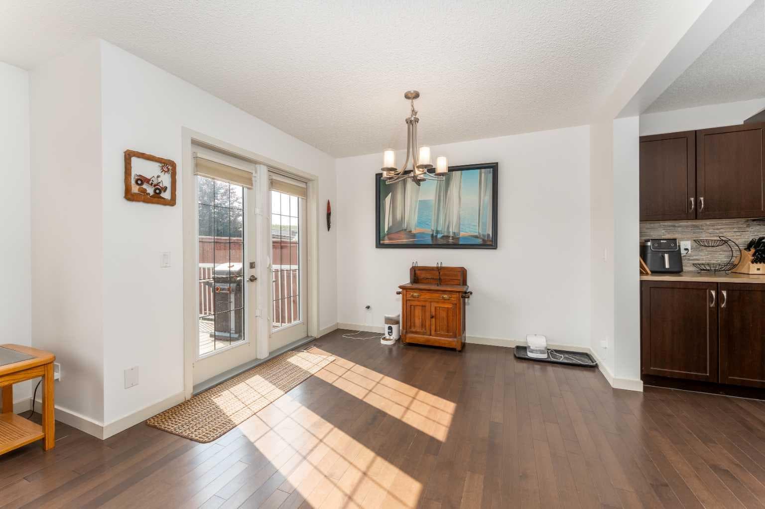 562 River Heights Crescent 