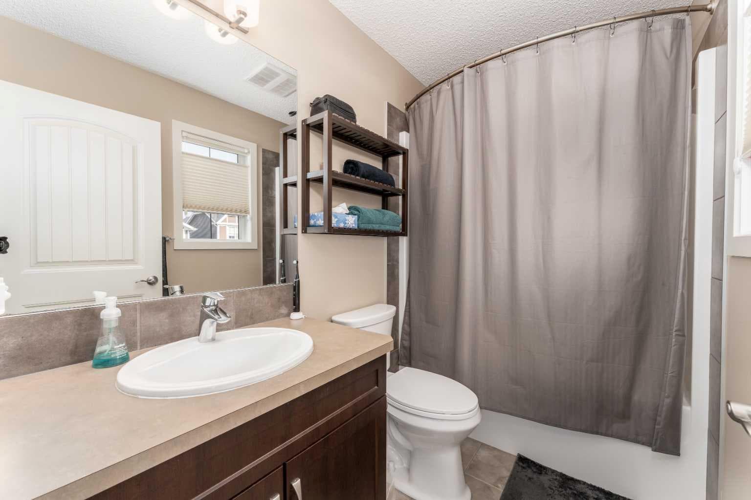 562 River Heights Crescent 