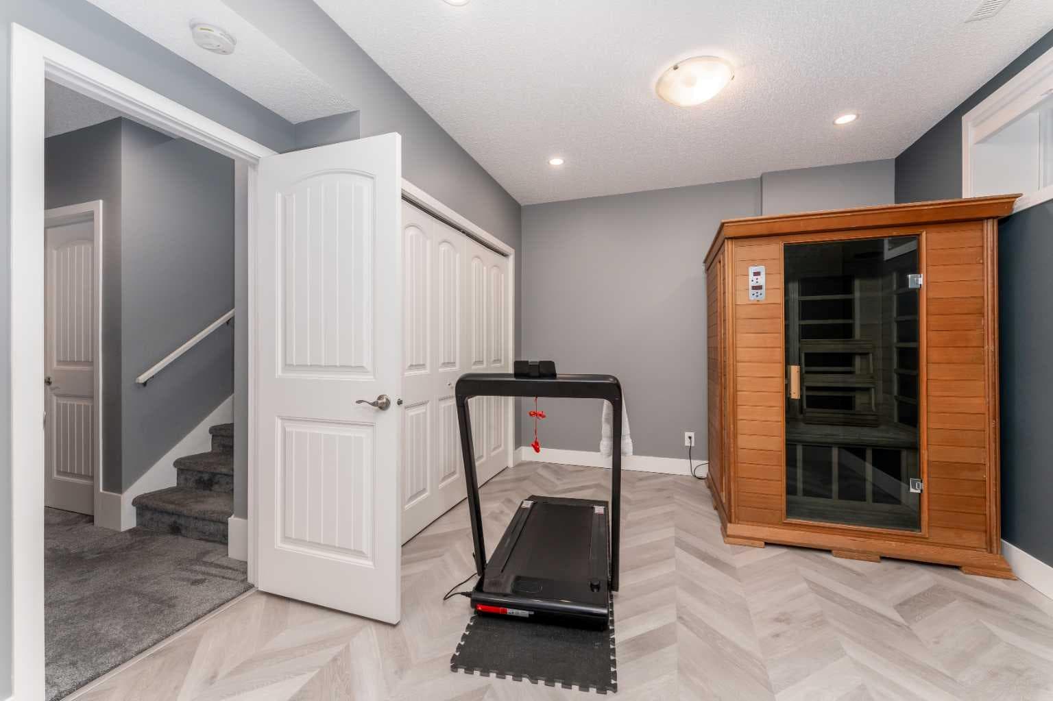 562 River Heights Crescent 
