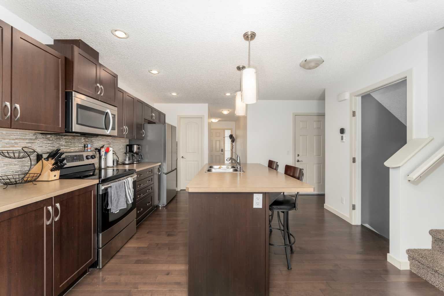 562 River Heights Crescent 