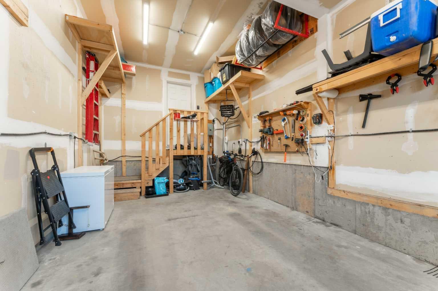 562 River Heights Crescent 