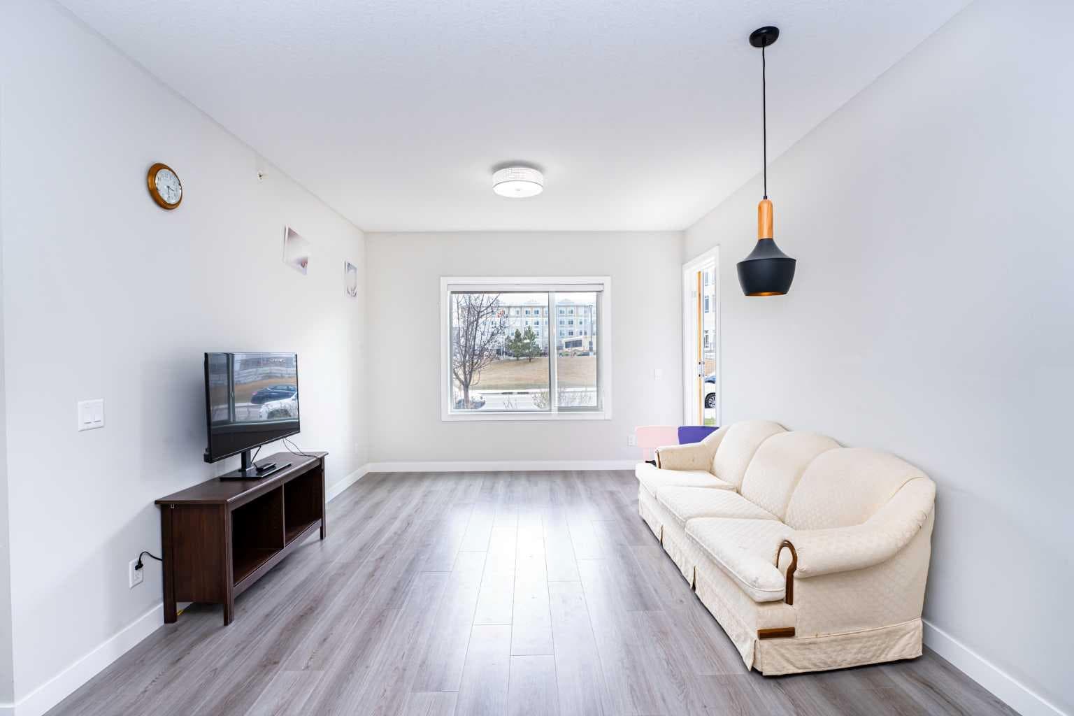 111, 20 Sage Hill Terrace NW