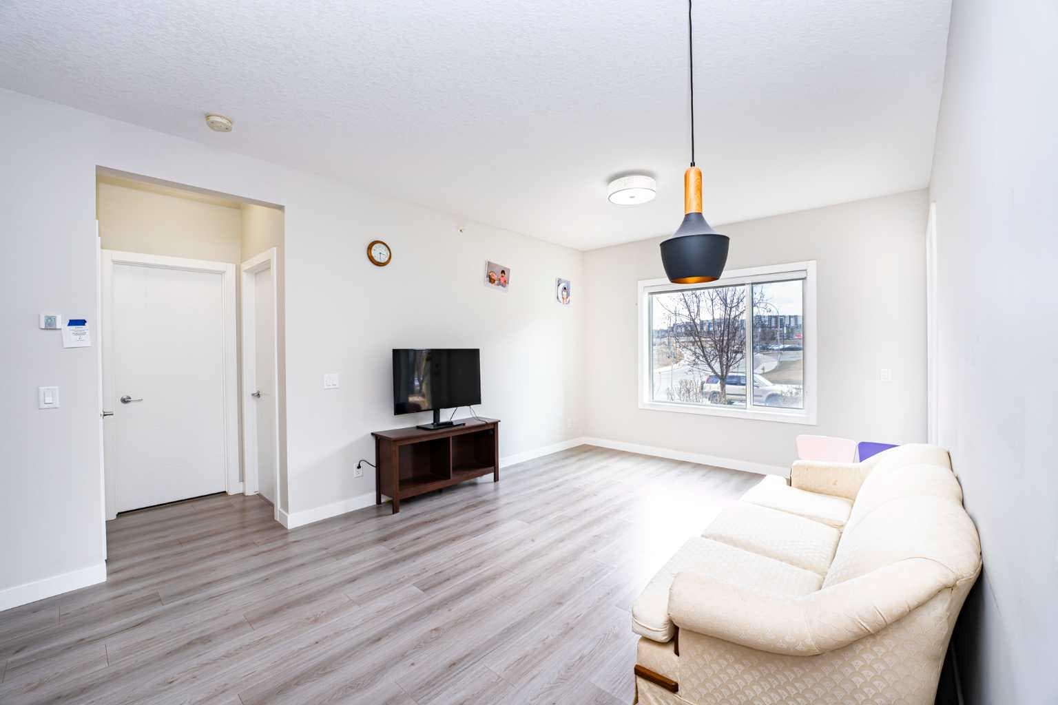 111, 20 Sage Hill Terrace NW