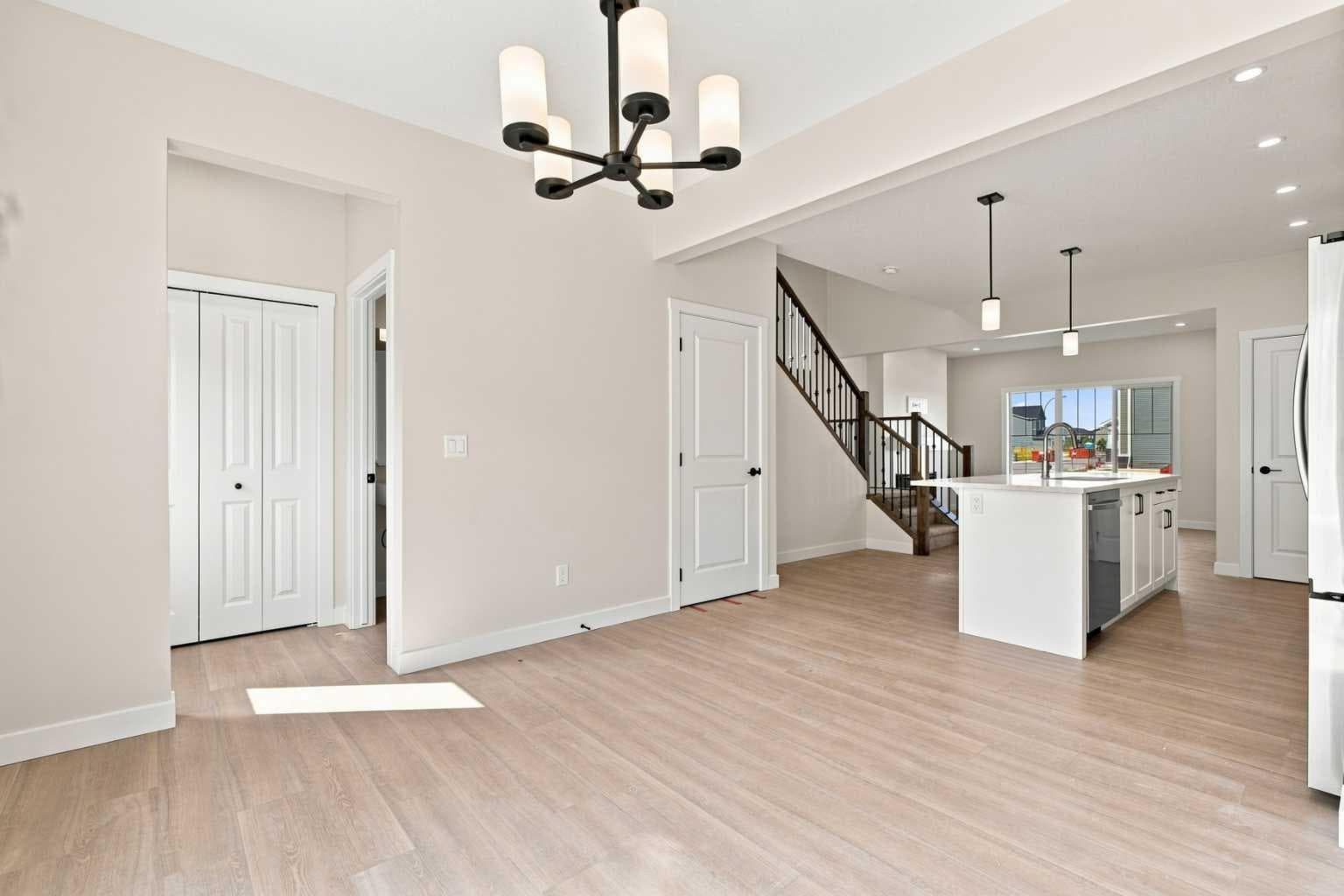 92 Buffaloberry Manor SE