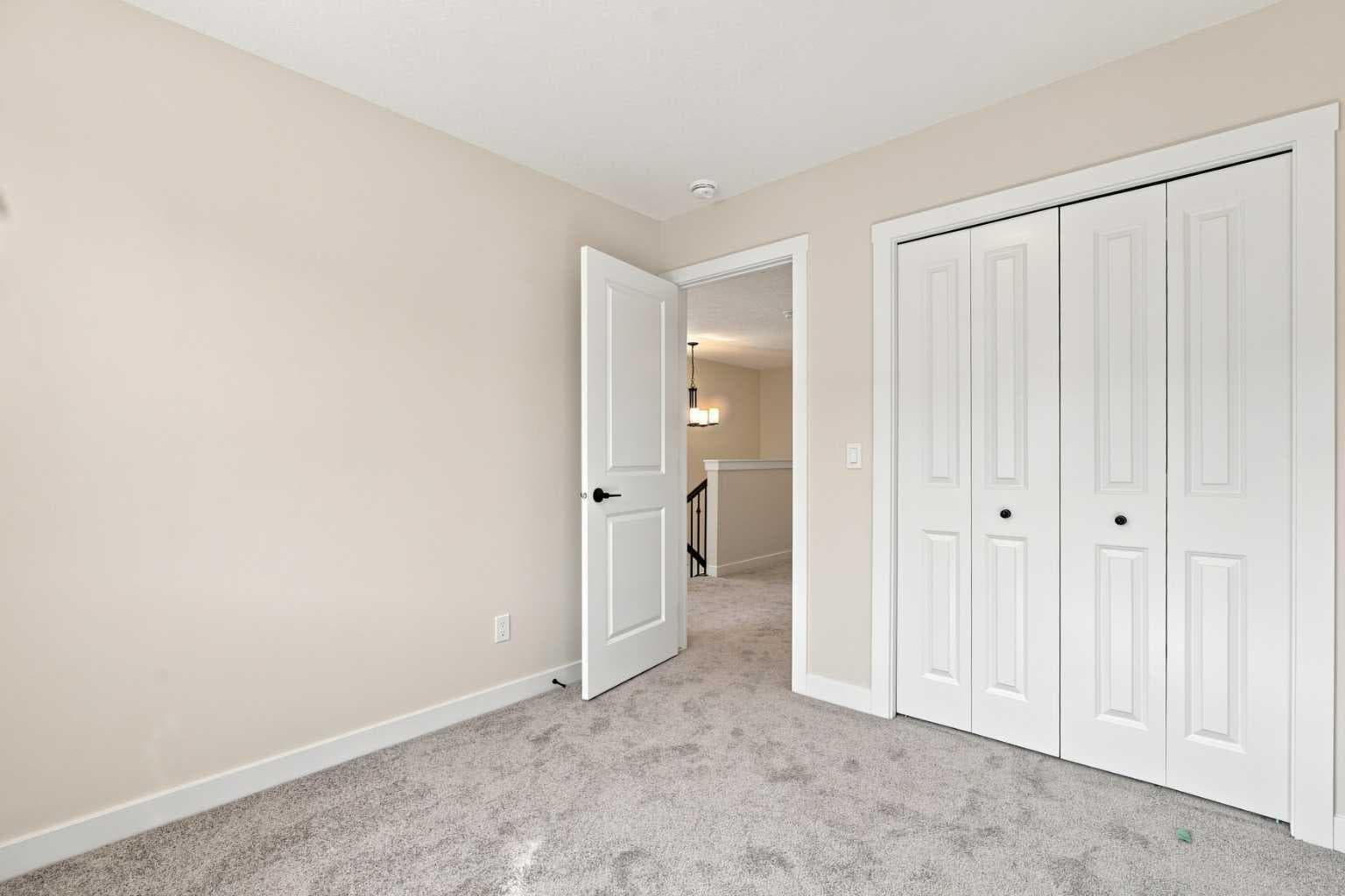 92 Buffaloberry Manor SE