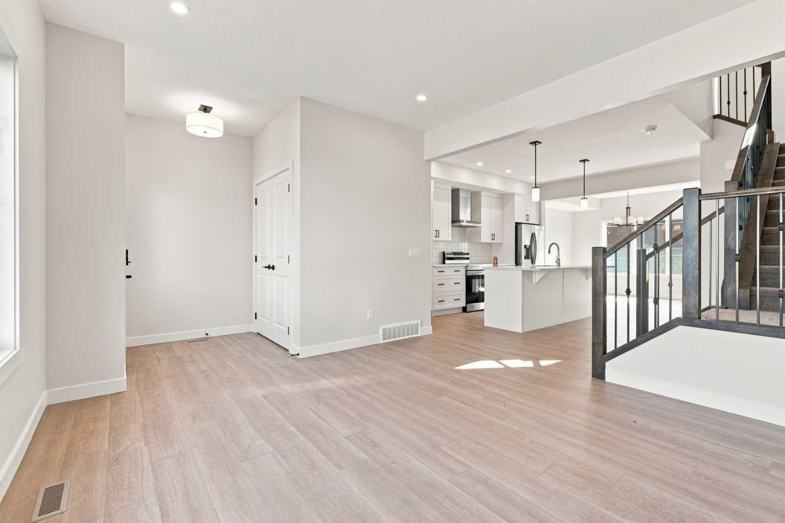 92 Buffaloberry Manor SE