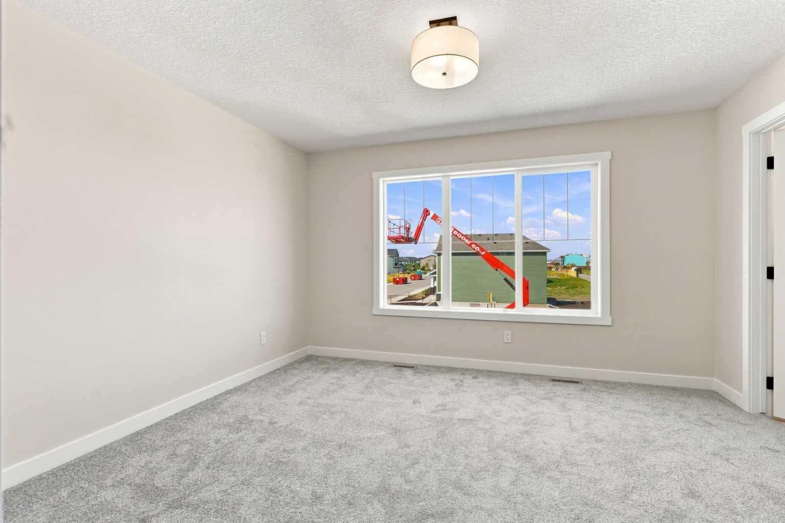 92 Buffaloberry Manor SE