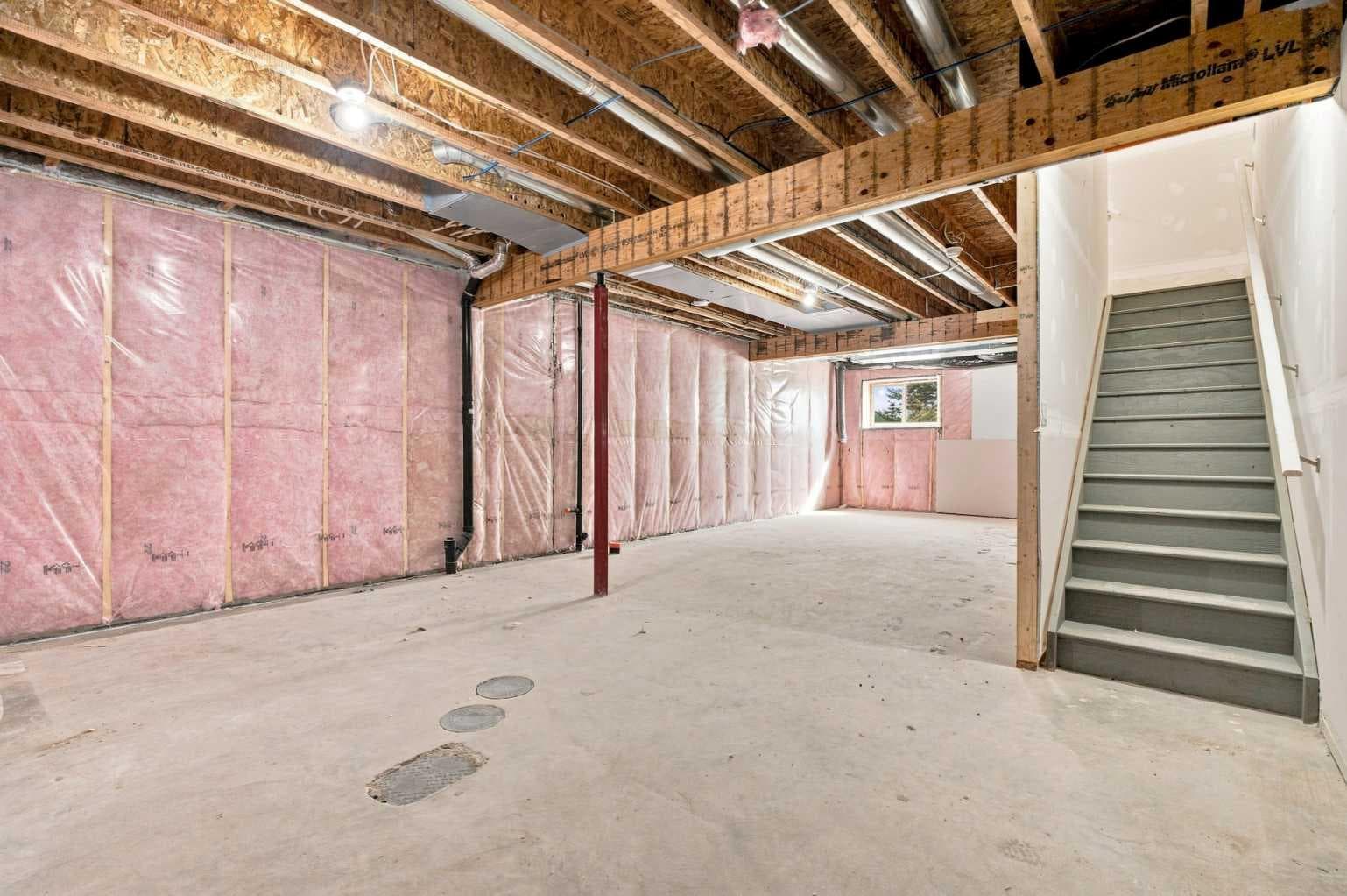 92 Buffaloberry Manor SE