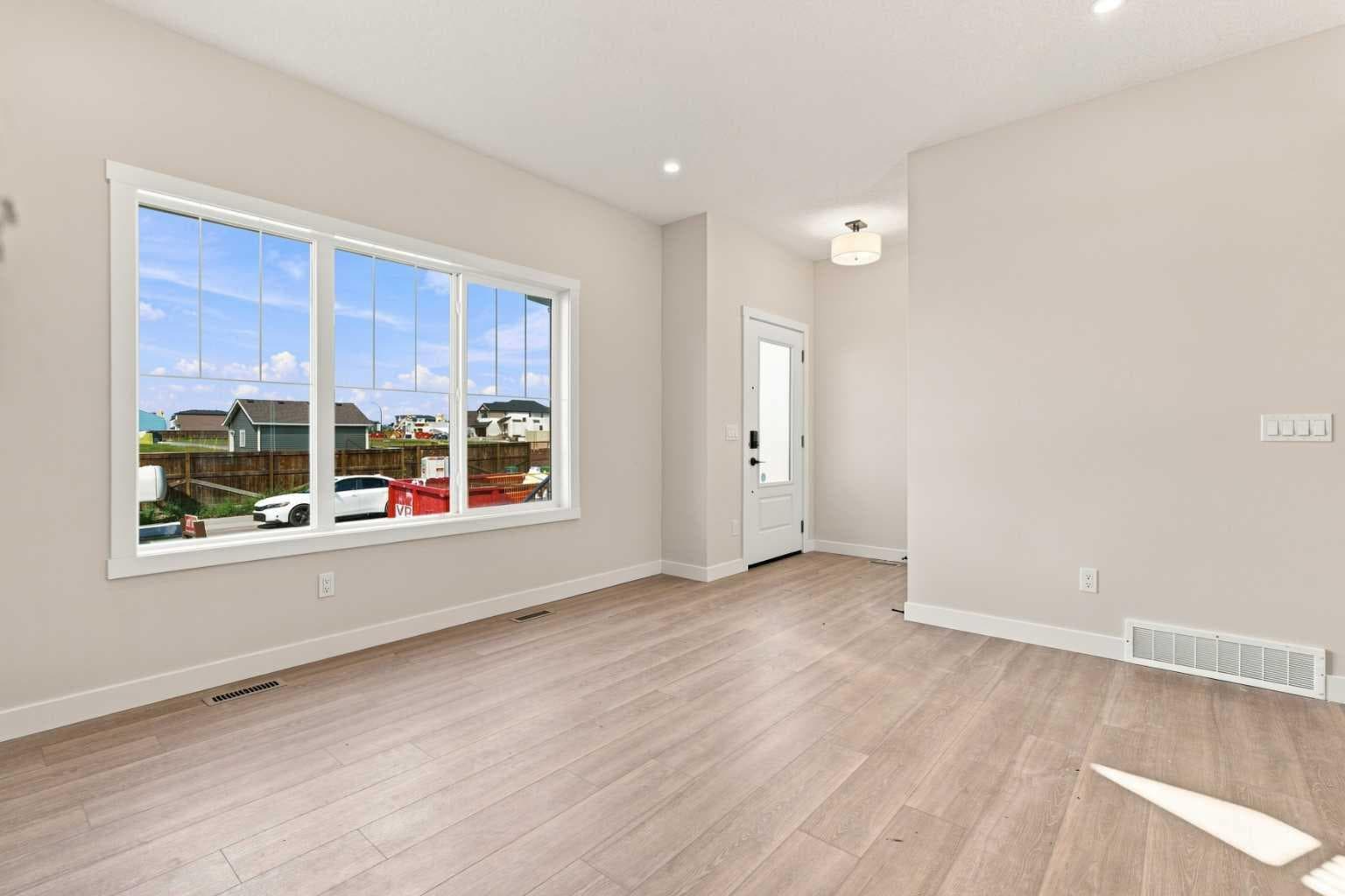 92 Buffaloberry Manor SE