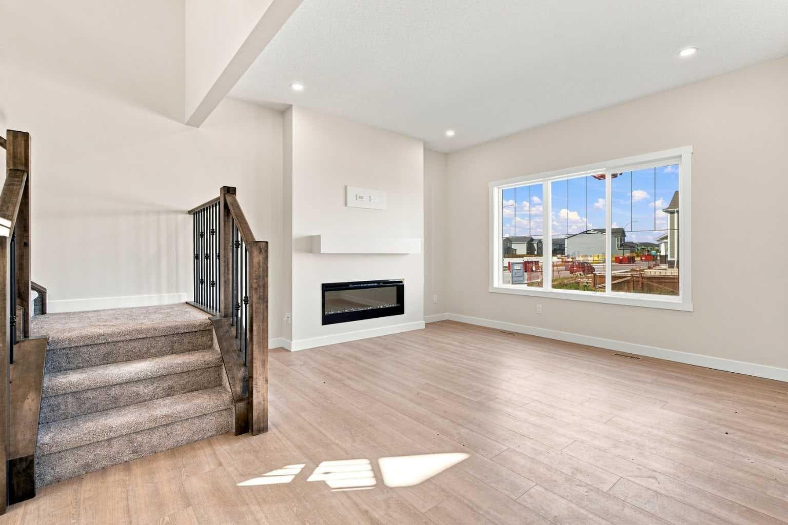 92 Buffaloberry Manor SE