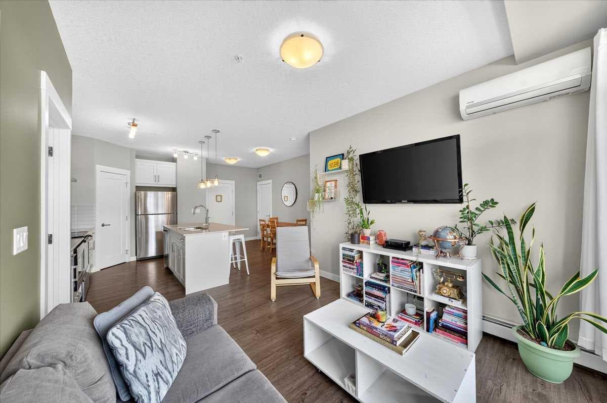 310, 10 Walgrove Walk SE