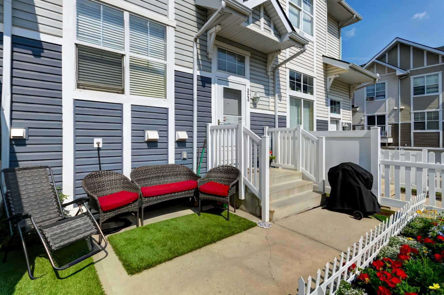 3240 New Brighton Gardens SE