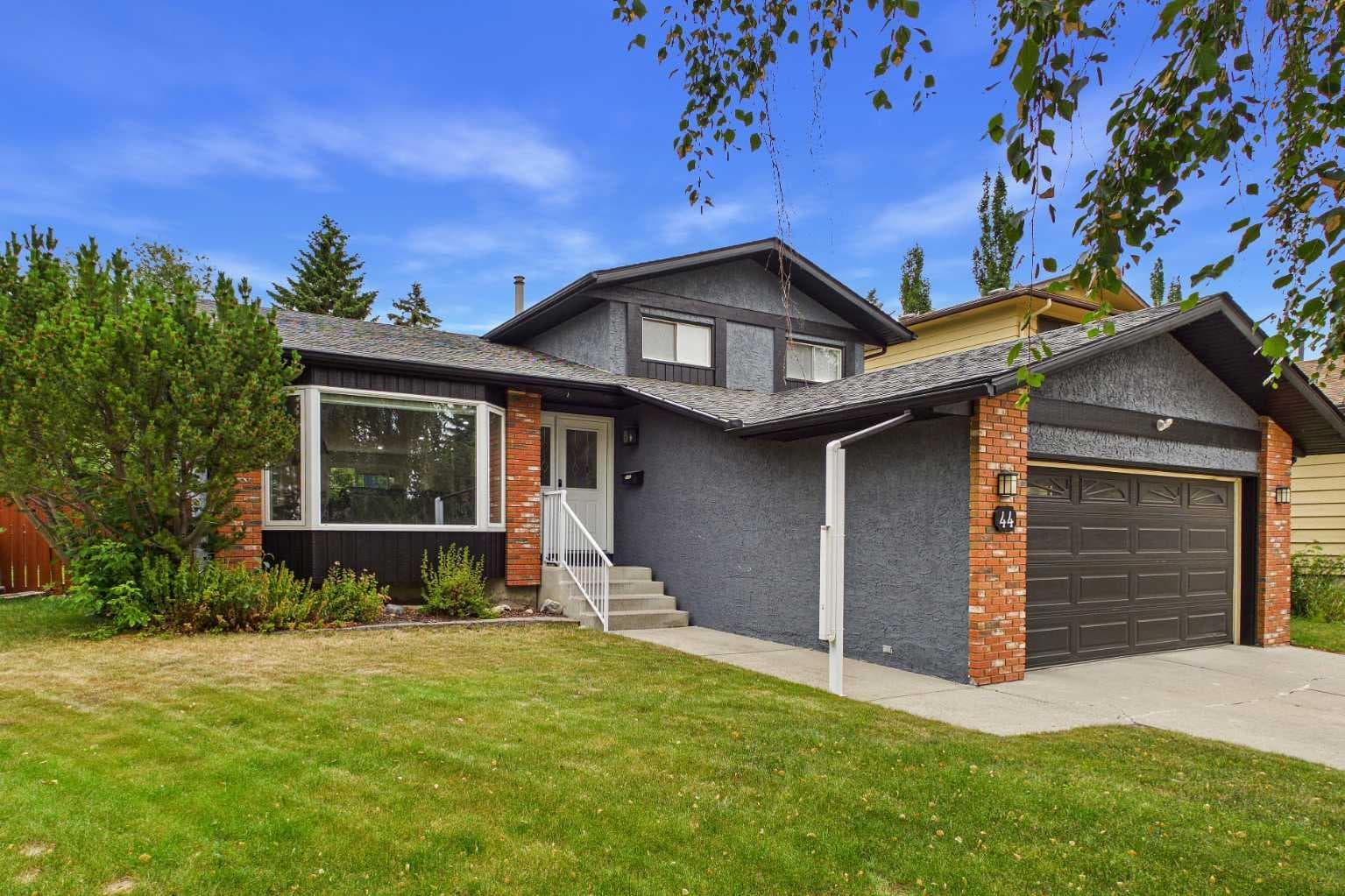 44 Woodbrook Place SW