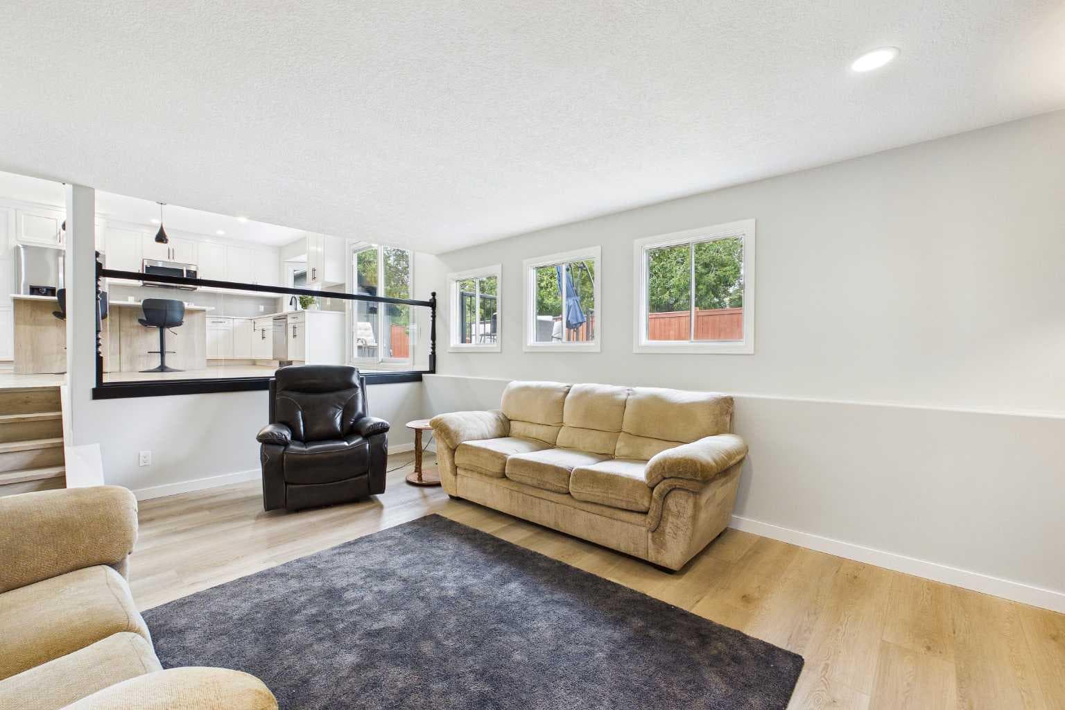 44 Woodbrook Place SW