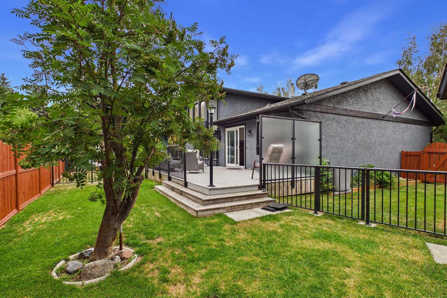 44 Woodbrook Place SW
